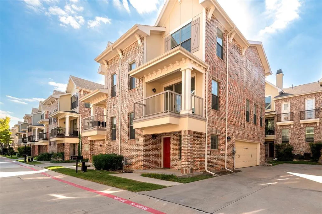 2115 Grove Park Lane