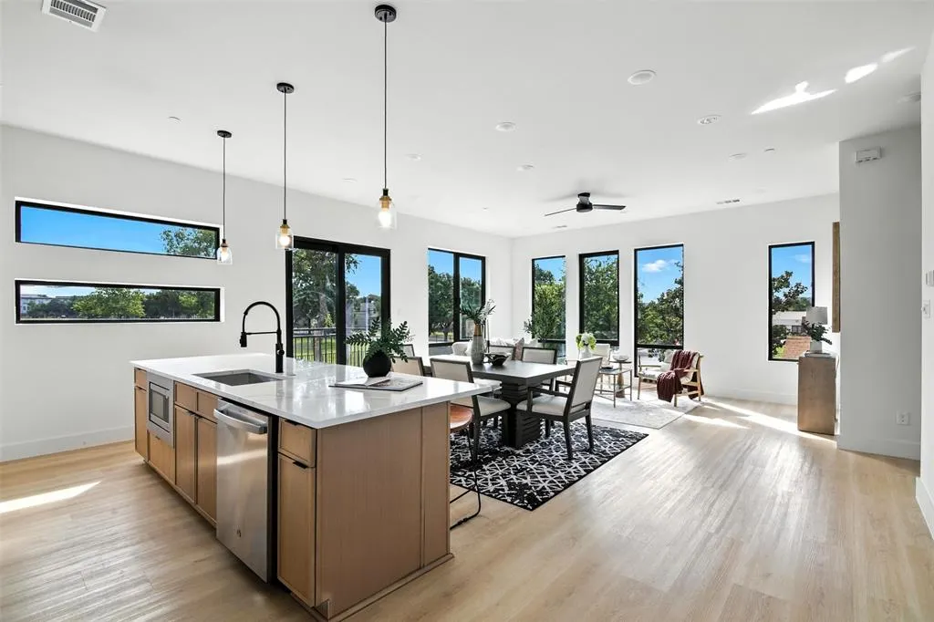 4611 Fairmount Street, #102