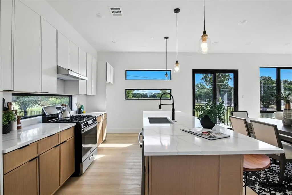 4611 Fairmount Street, #102