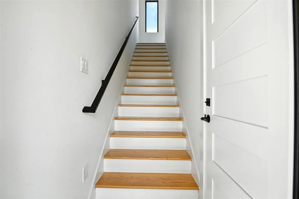 4611 Fairmount Street, #102