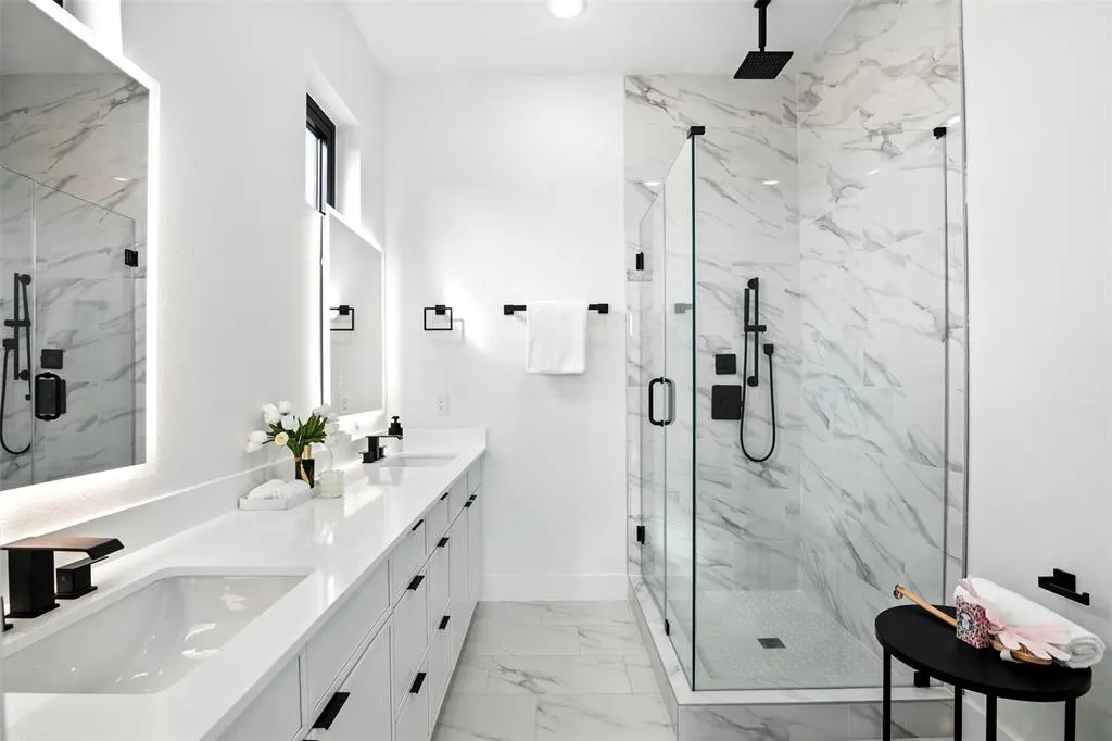 4611 Fairmount Street, #102
