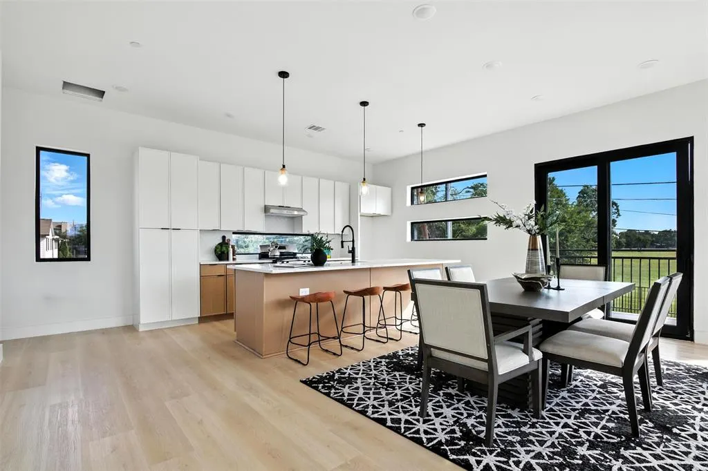 4611 Fairmount Street, #102