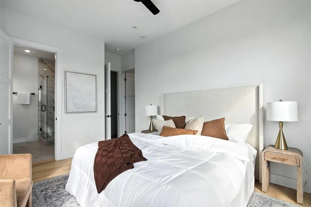 4611 Fairmount Street, #102