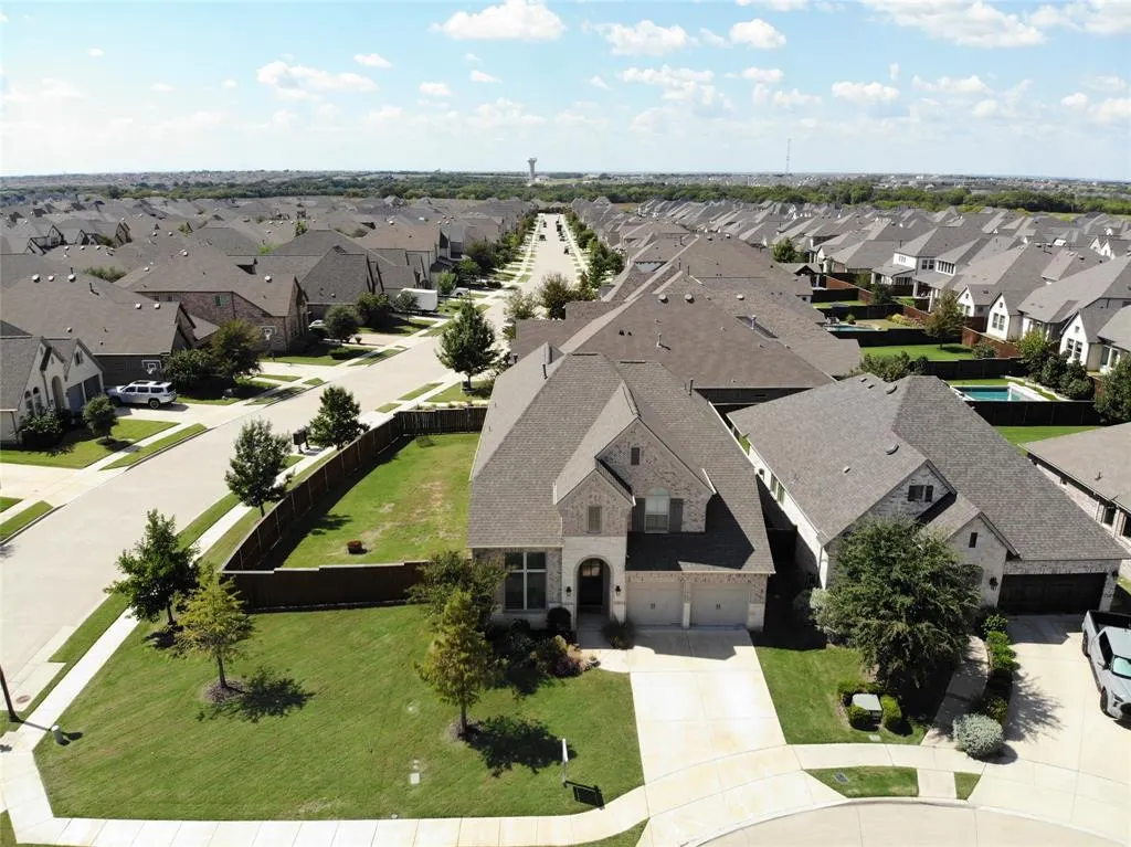 3127 Lexington Drive