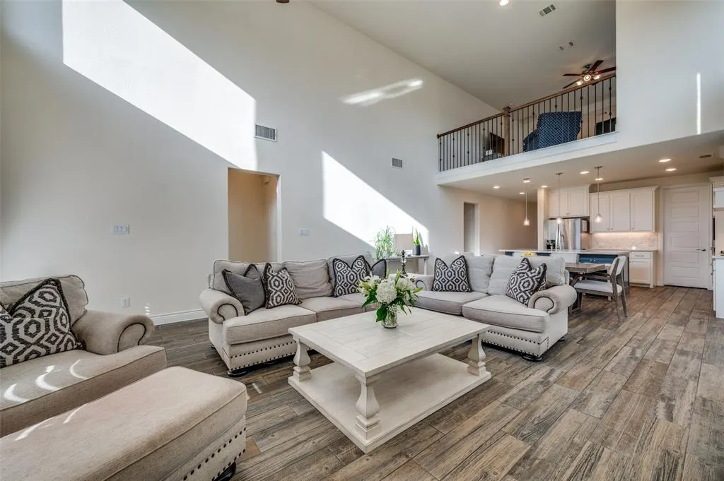 3127 Lexington Drive