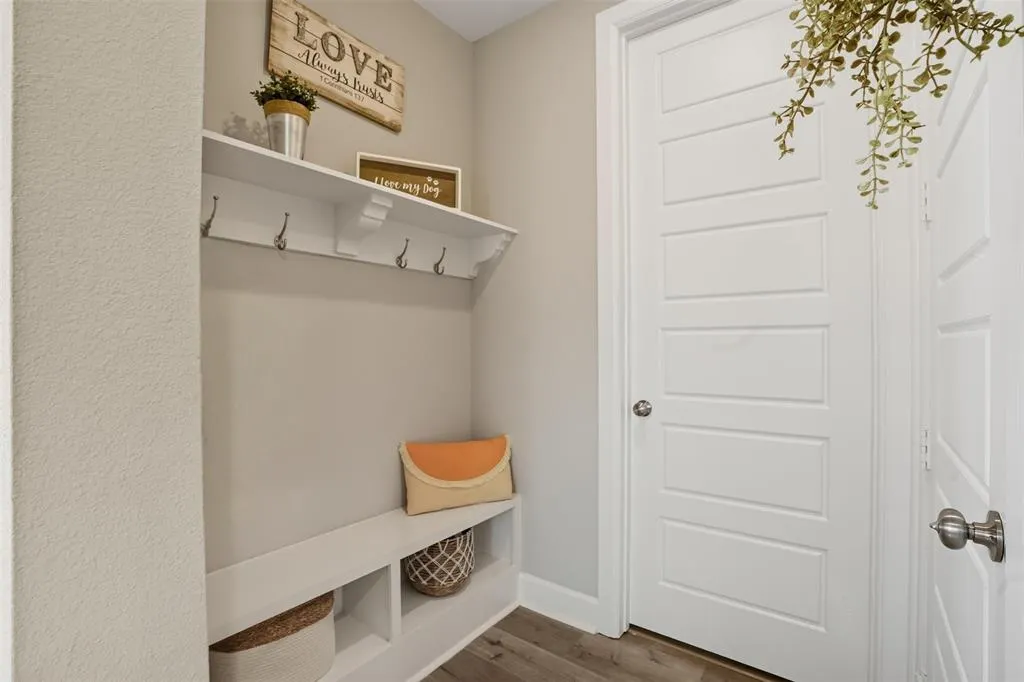 4113 Gainesway Lane
