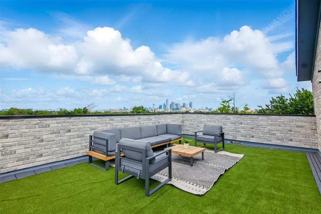 430 E 8th