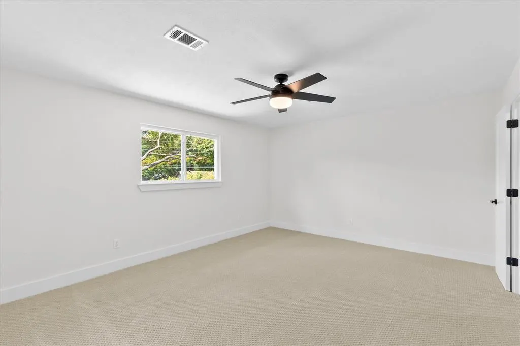 2629 W Prairie Creek Drive