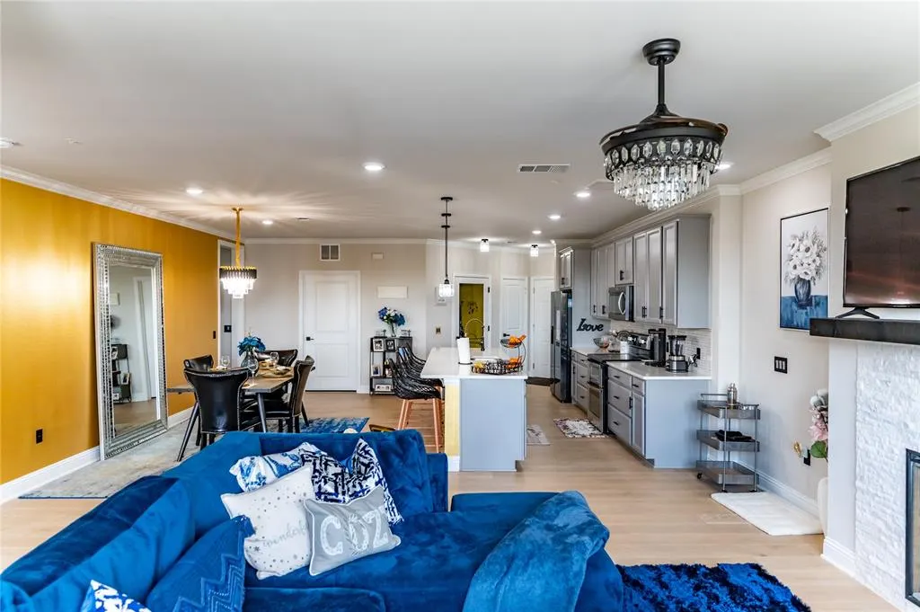 651 N Watters Road, #8201