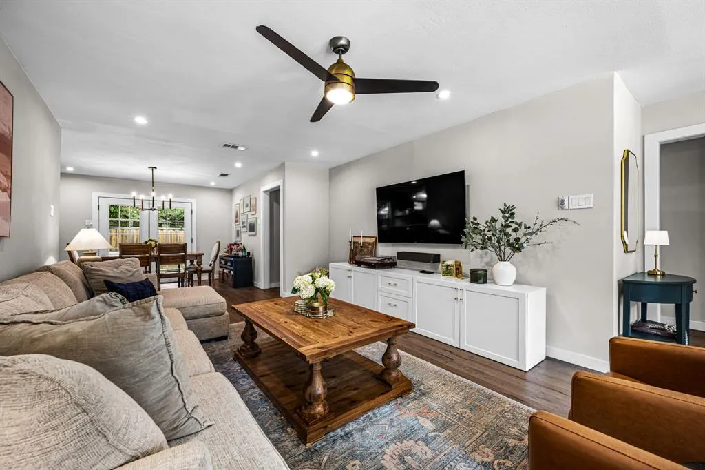 9536 Larchwood Drive