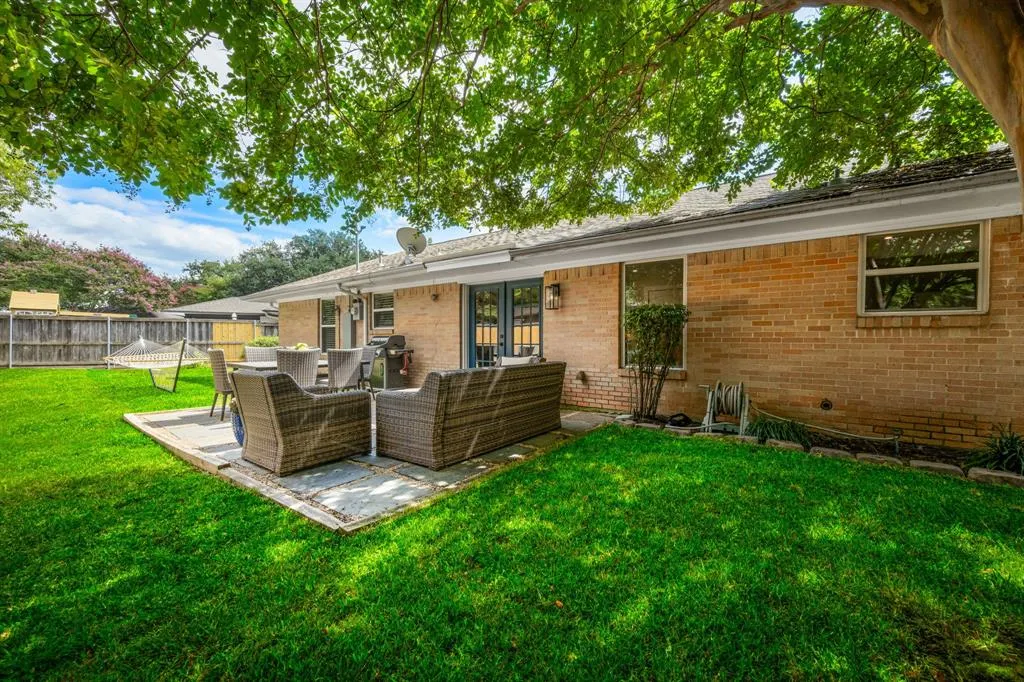 9536 Larchwood Drive