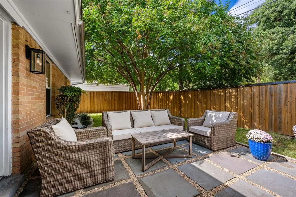 9536 Larchwood Drive