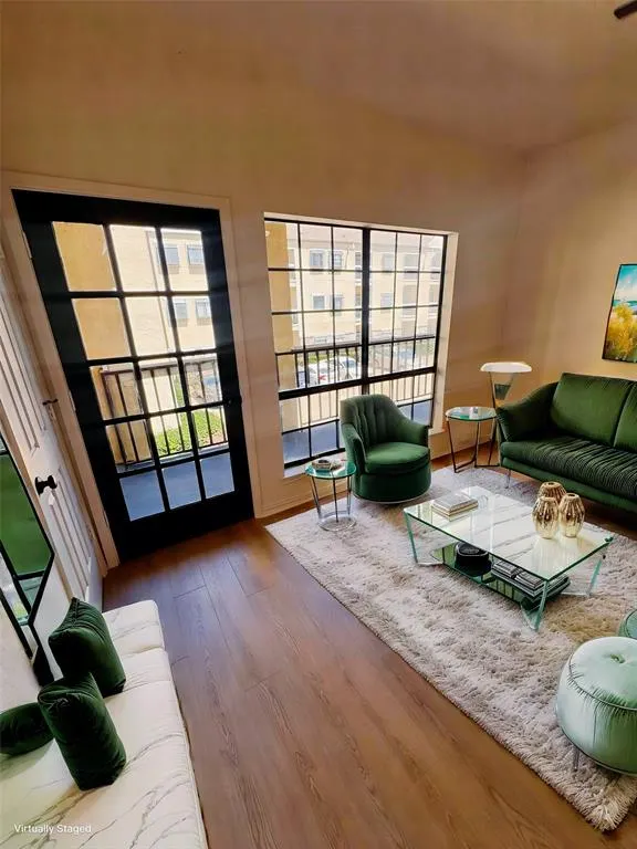 4800 W Lovers Lane, #212