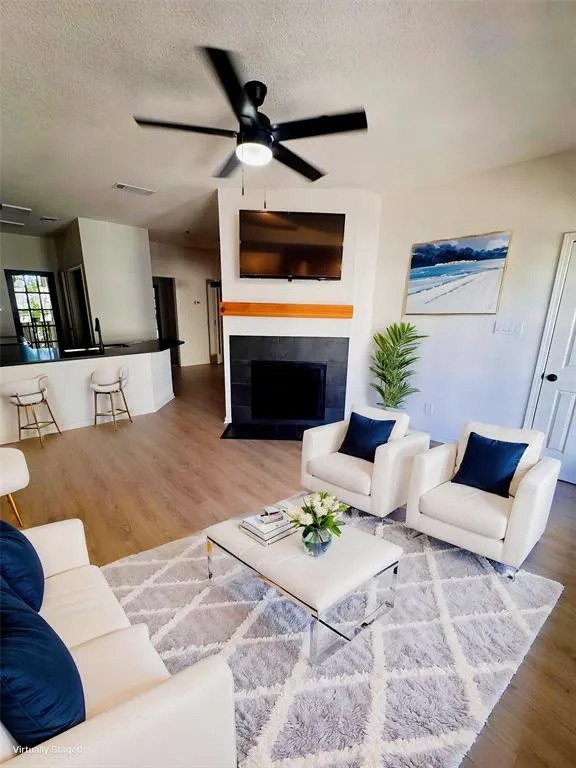 4800 W Lovers Lane, #212