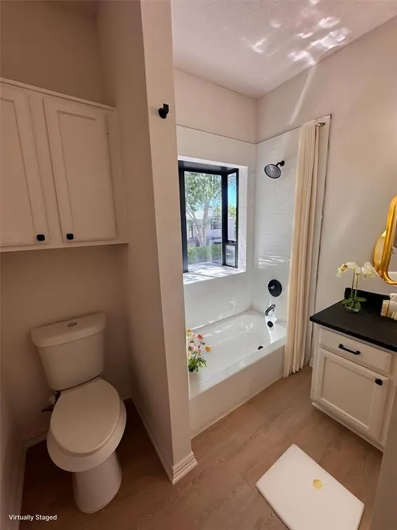 4800 W Lovers Lane, #212