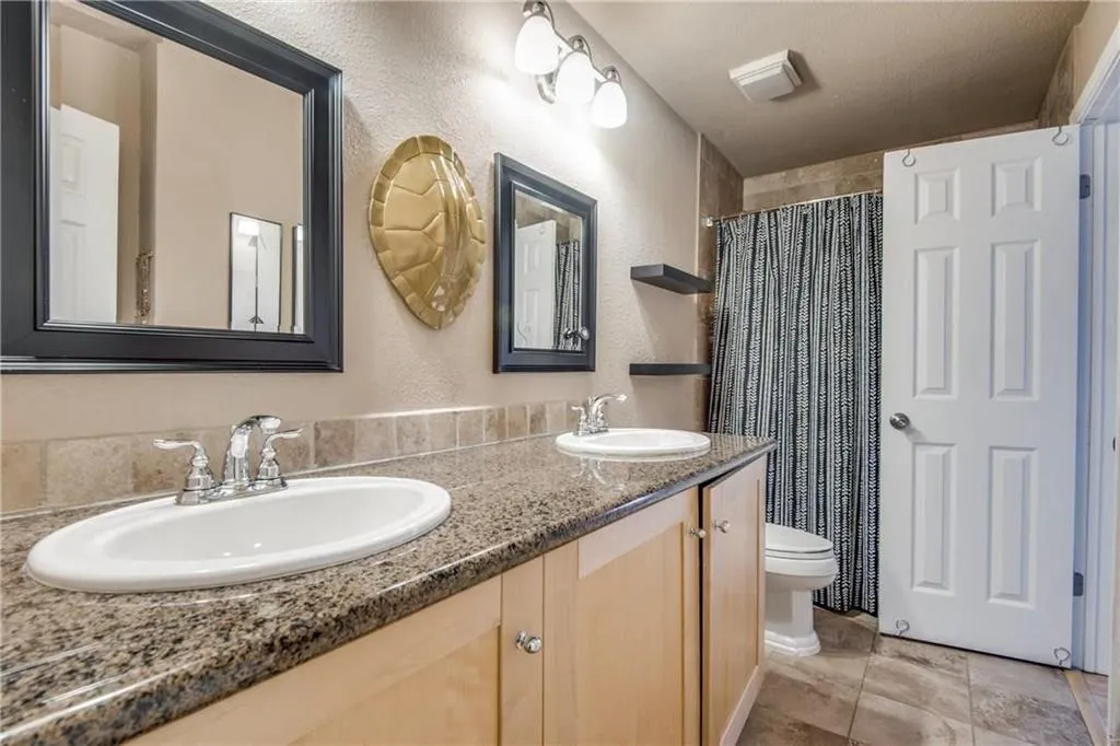 4229 Cole Avenue, #105