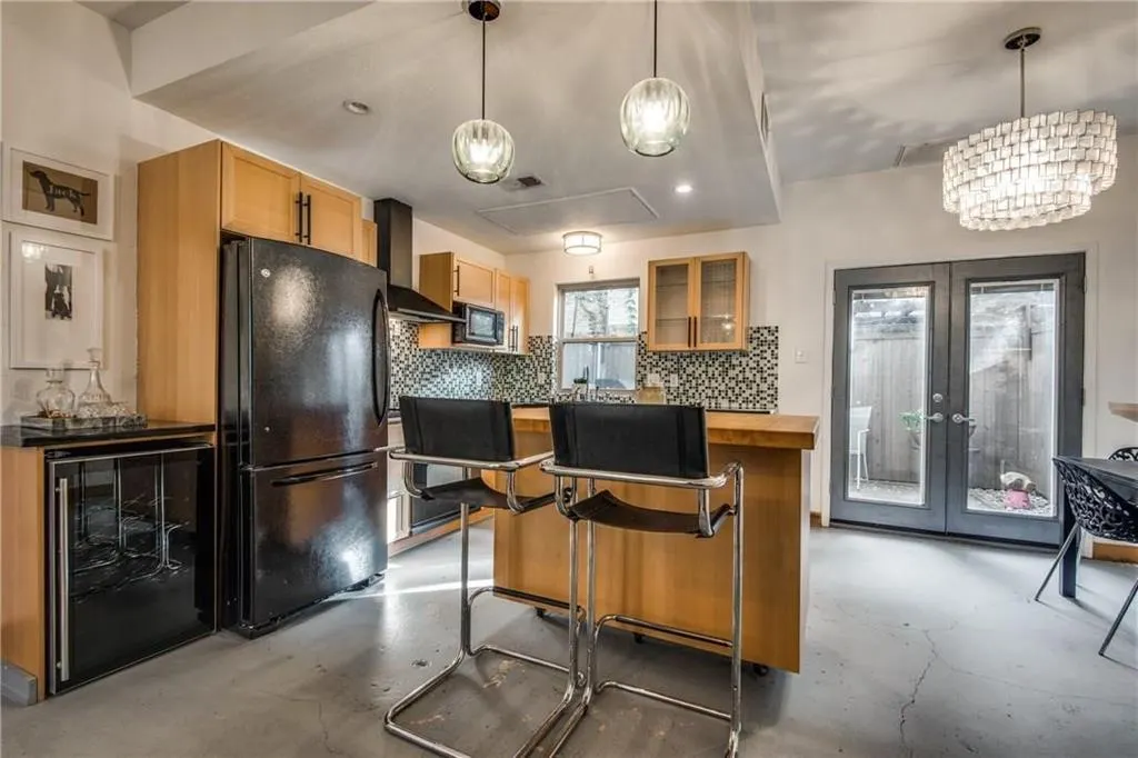 4229 Cole Avenue, #105