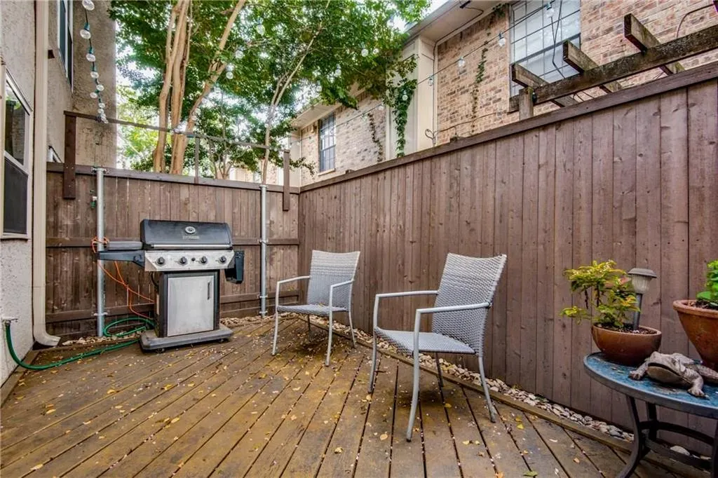 4229 Cole Avenue, #105