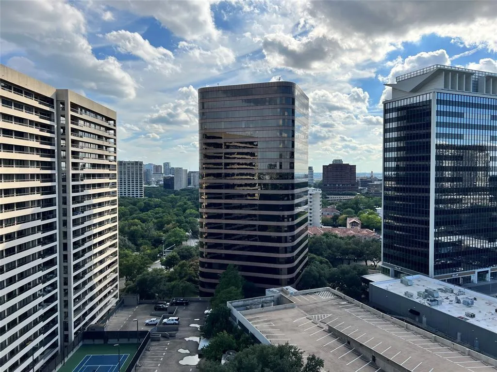 3883 Turtle Creek Boulevard, #2010