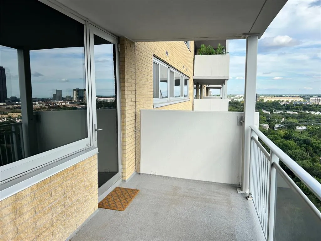 3883 Turtle Creek Boulevard, #2010