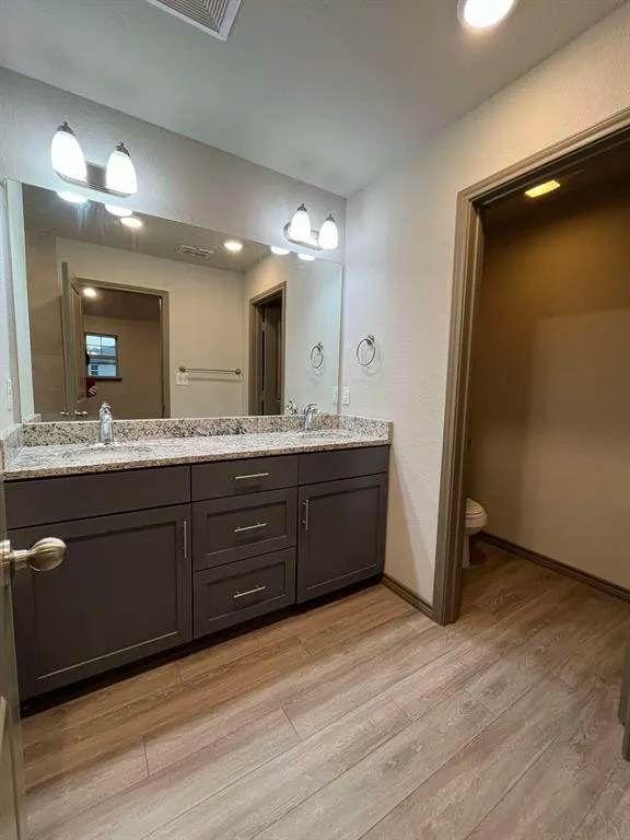 8714 Tudor Place