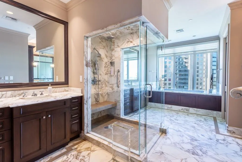 2525 N PEARL Street, #1201