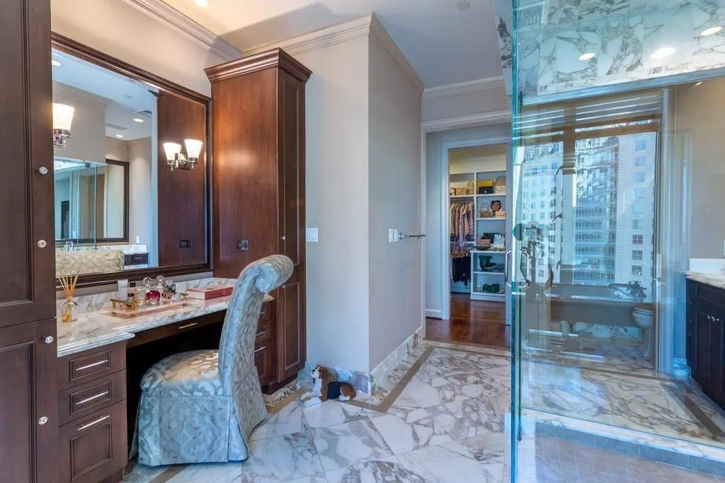 2525 N PEARL Street, #1201