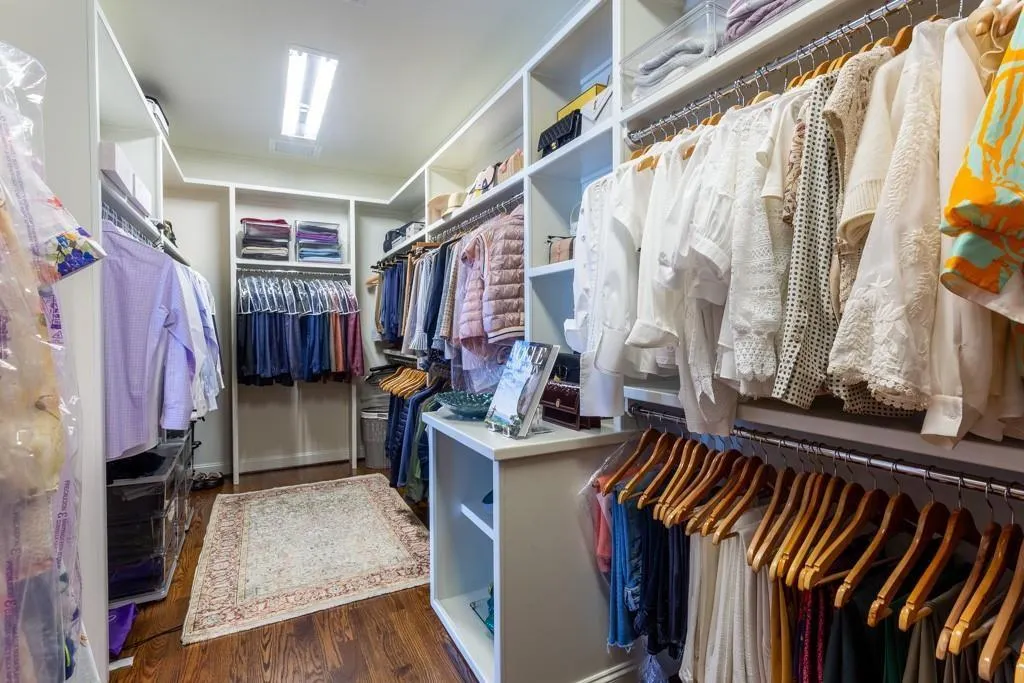 2525 N PEARL Street, #1201