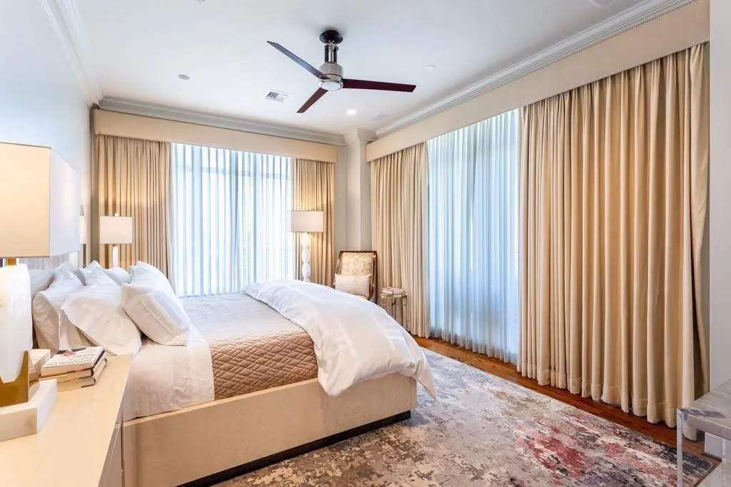 2525 N PEARL Street, #1201