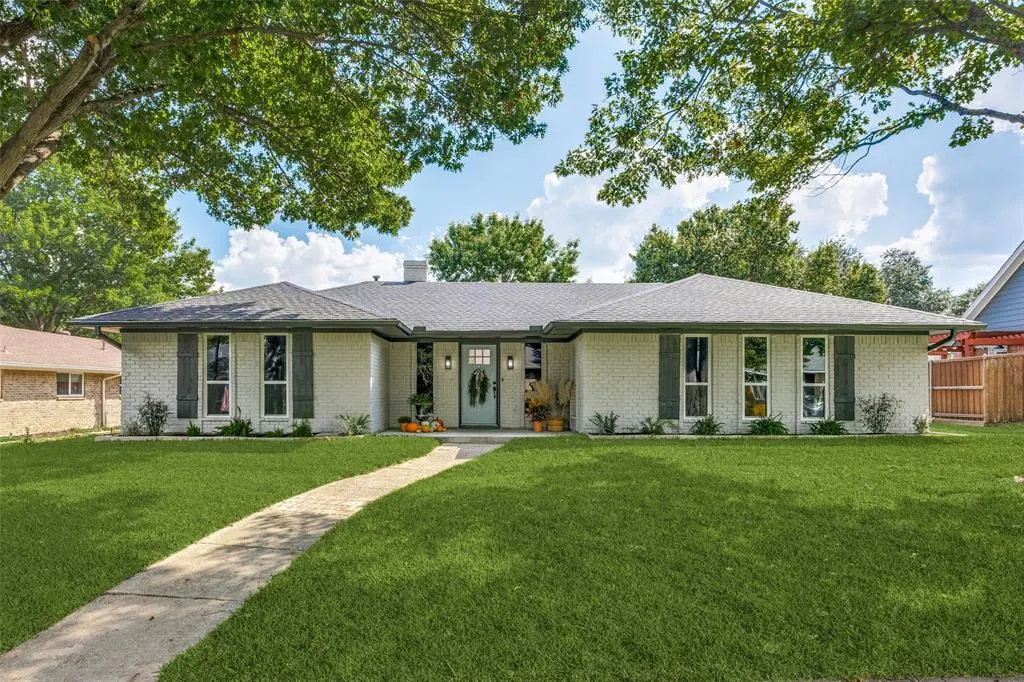 2700 Mollimar Drive