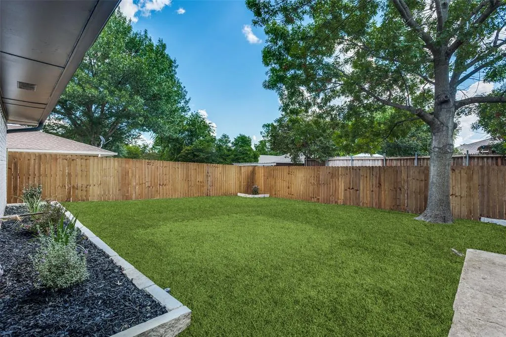 2700 Mollimar Drive
