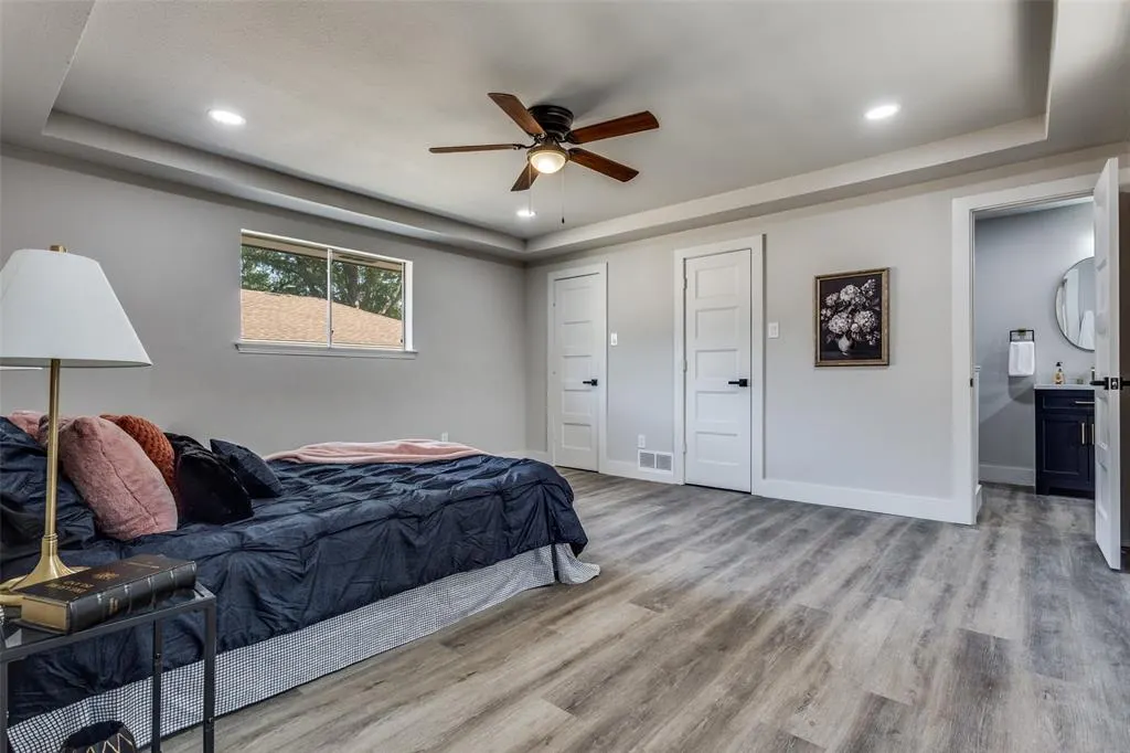 2700 Mollimar Drive