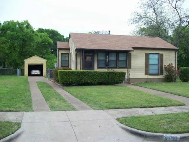 2703 Eagle Drive