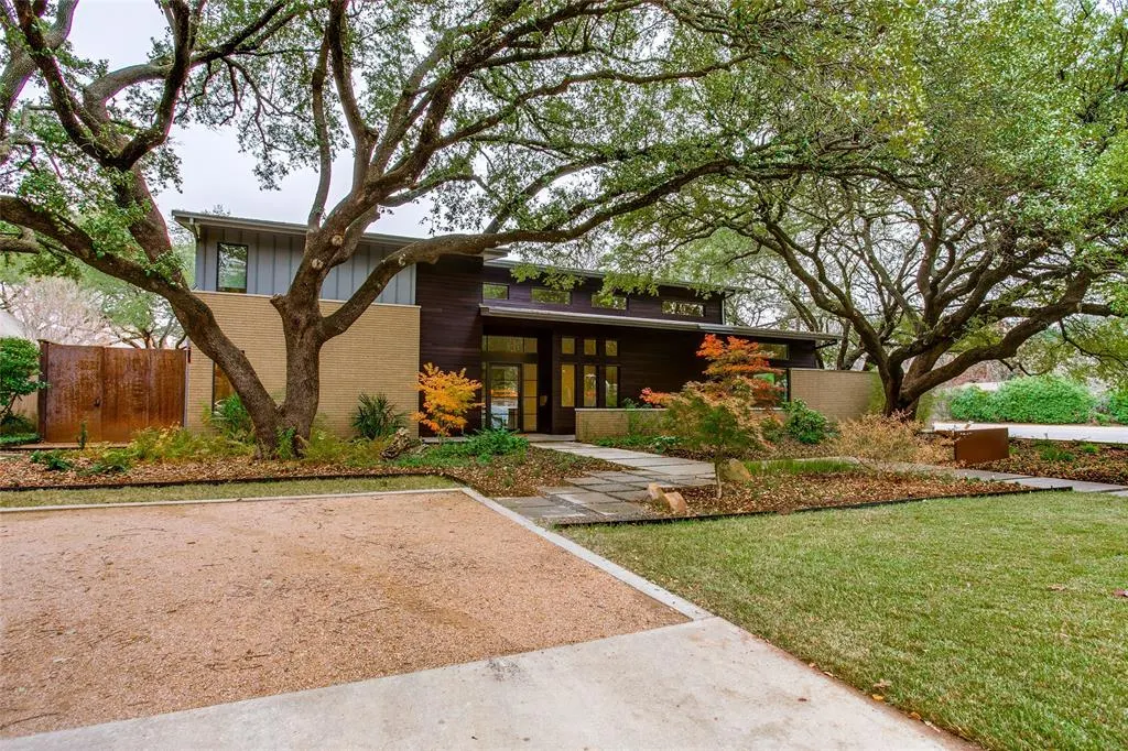 5947 Meadowcrest Drive