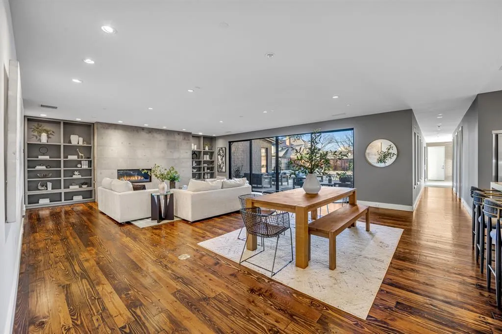 5947 Meadowcrest Drive