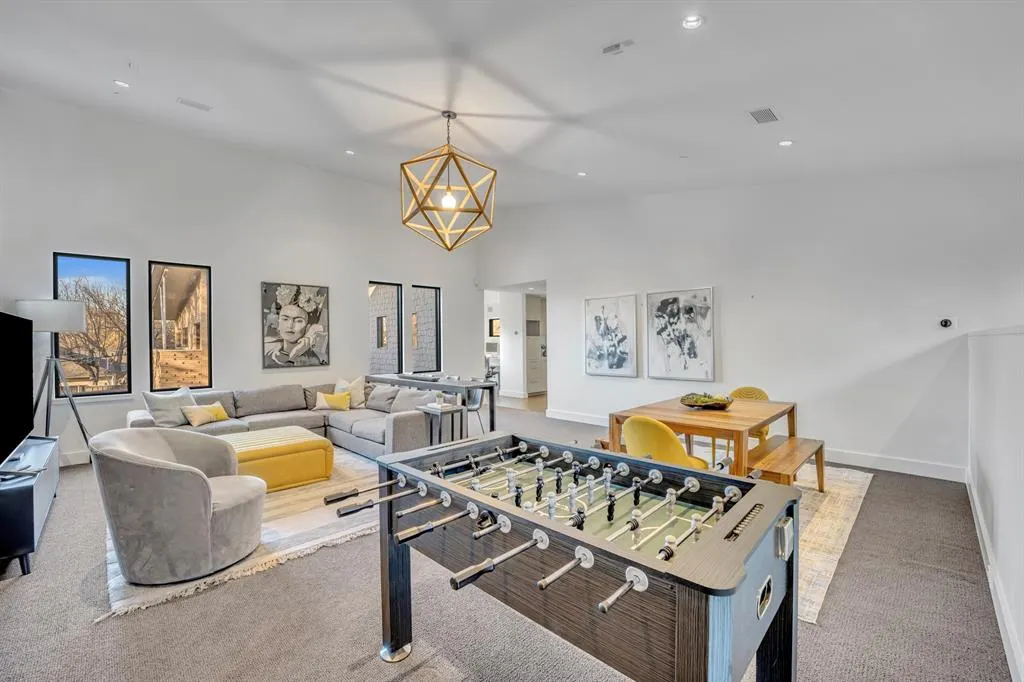 5947 Meadowcrest Drive