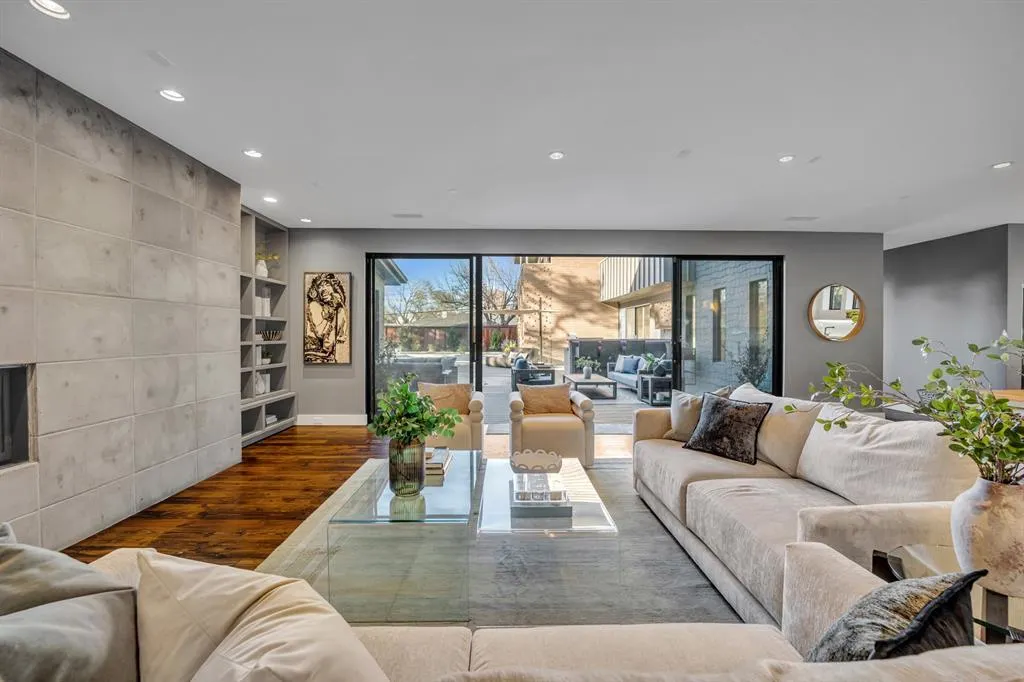 5947 Meadowcrest Drive