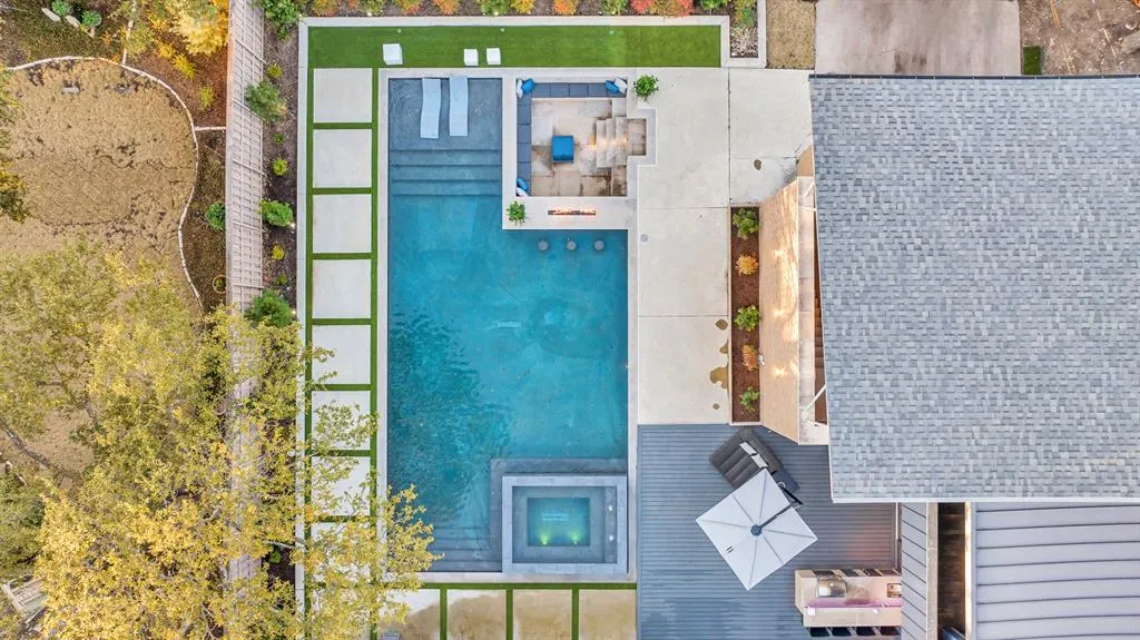 5947 Meadowcrest Drive