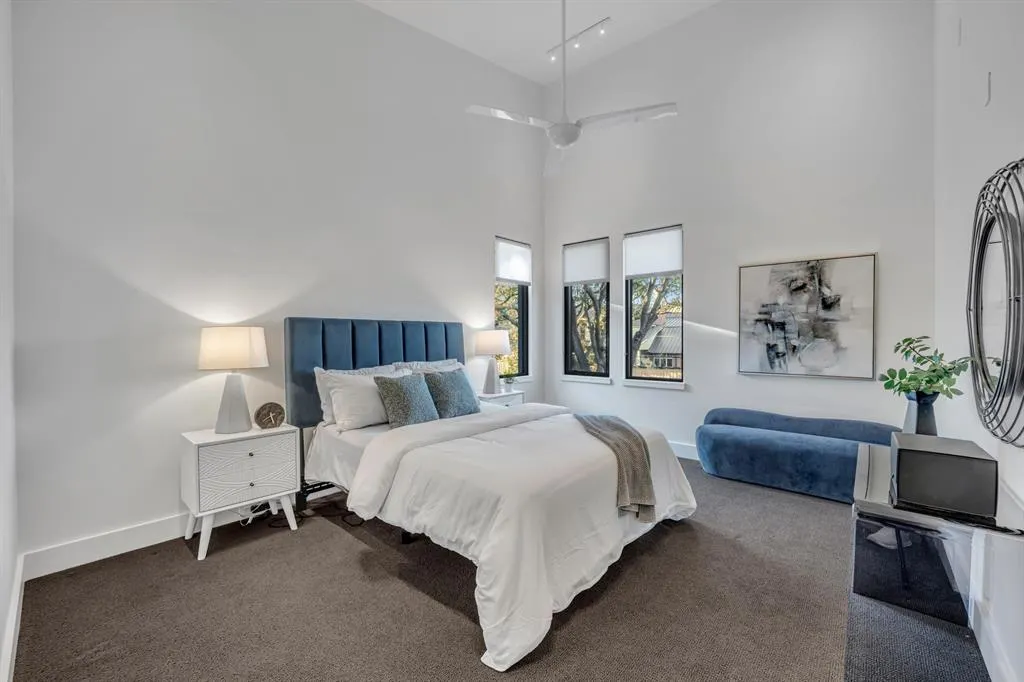 5947 Meadowcrest Drive