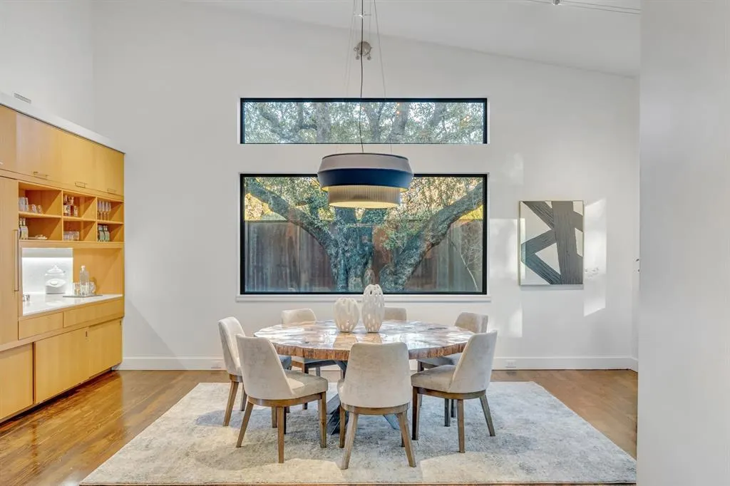 5947 Meadowcrest Drive