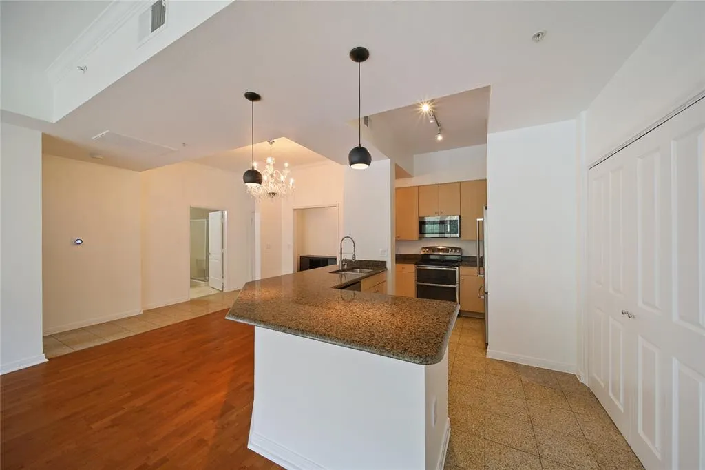 3225 Turtle Creek Boulevard, #320