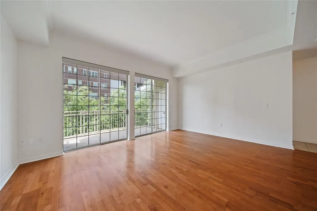 3225 Turtle Creek Boulevard, #320