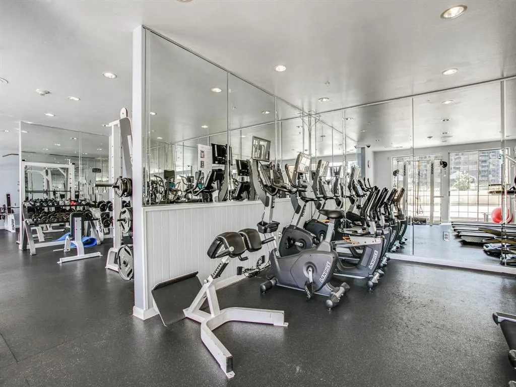 3225 Turtle Creek Boulevard, #320
