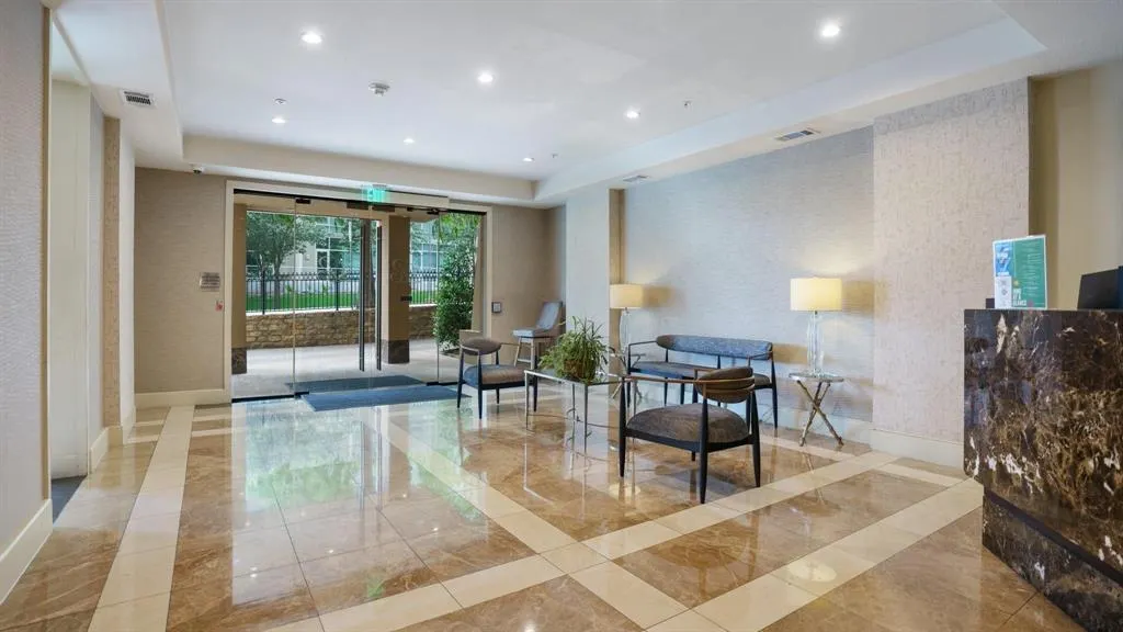 3225 Turtle Creek Boulevard, #320