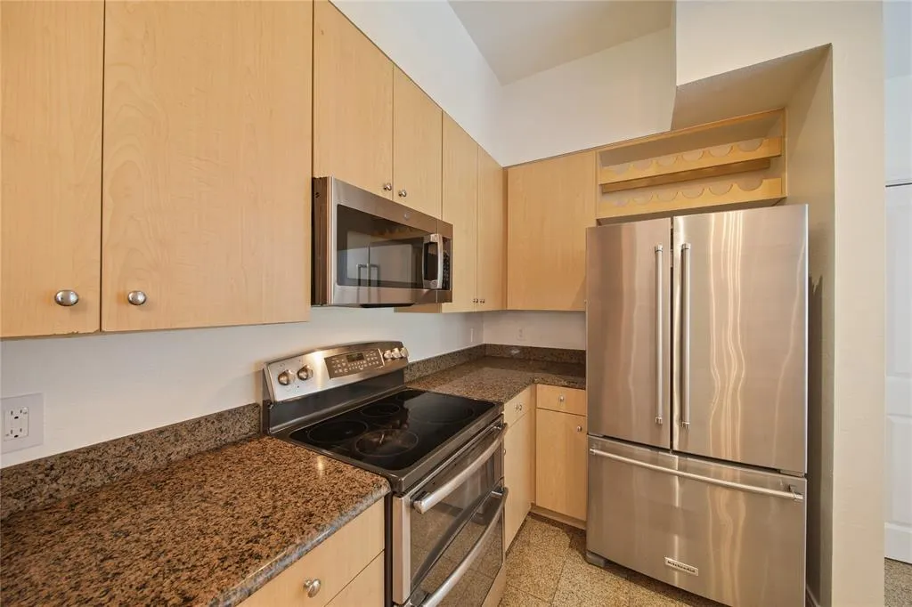 3225 Turtle Creek Boulevard, #320