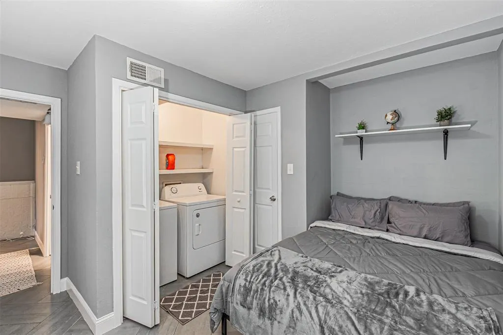 13641 Weald Green Street