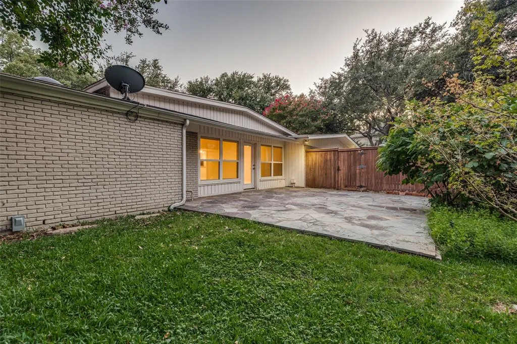 7207 Stefani Drive
