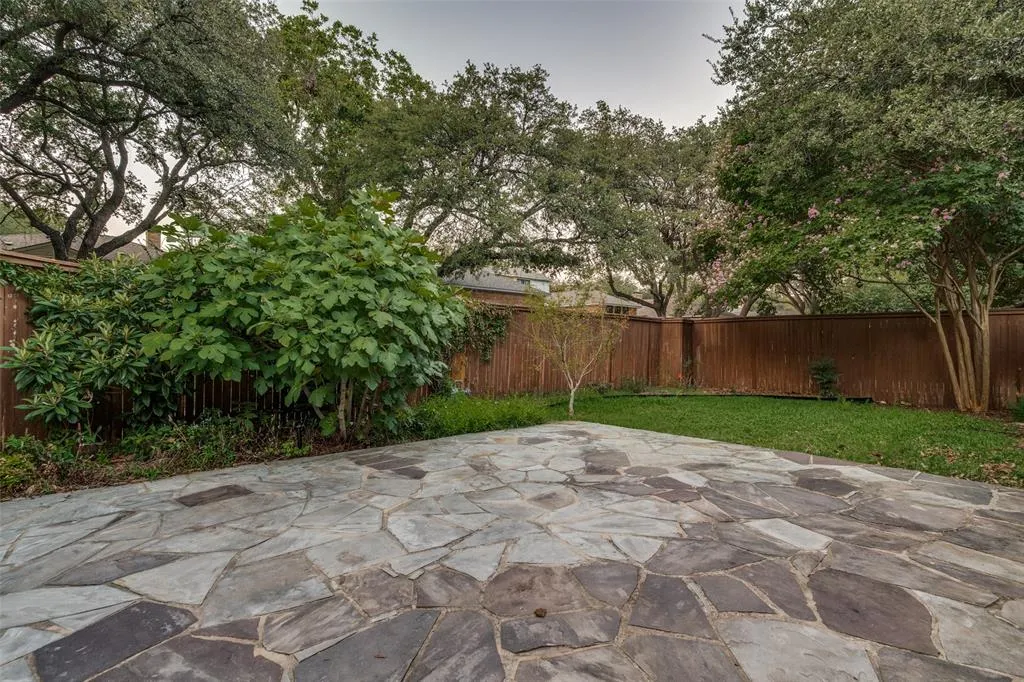 7207 Stefani Drive