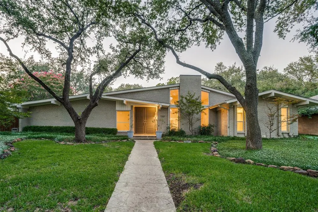7207 Stefani Drive