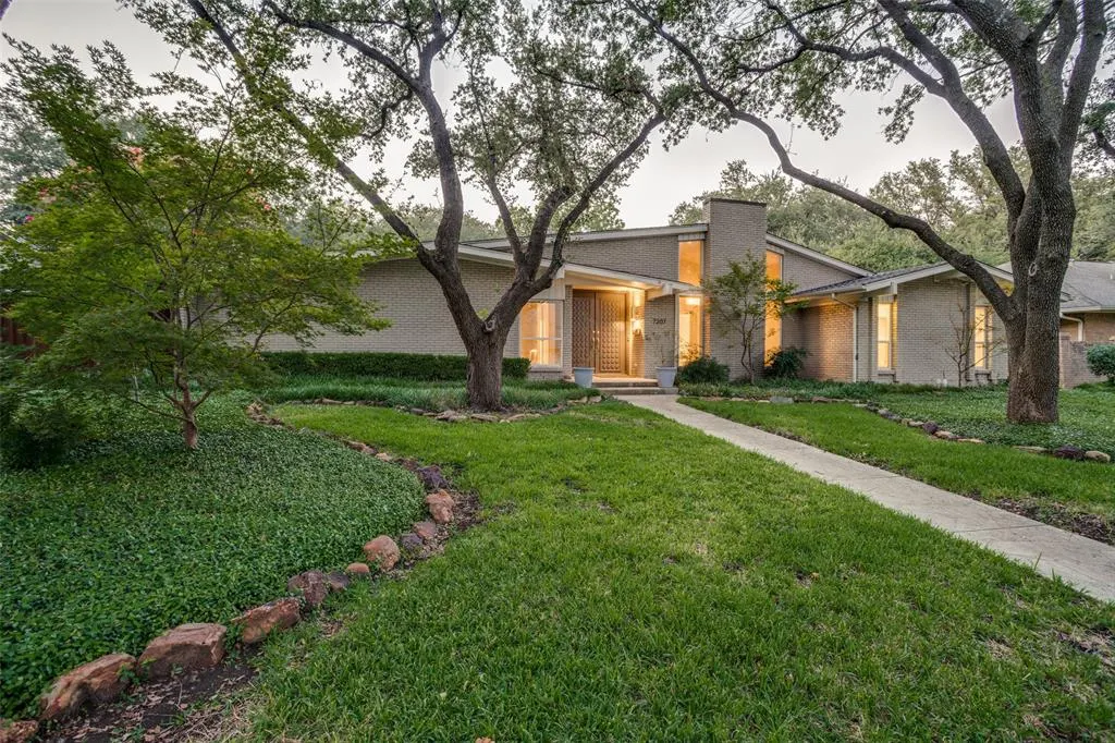 7207 Stefani Drive